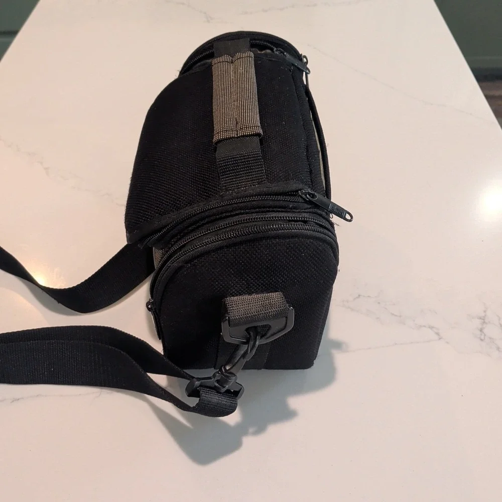 Case Logic 11 inch camera bag multi compartment with shoulder strap 11x5x7